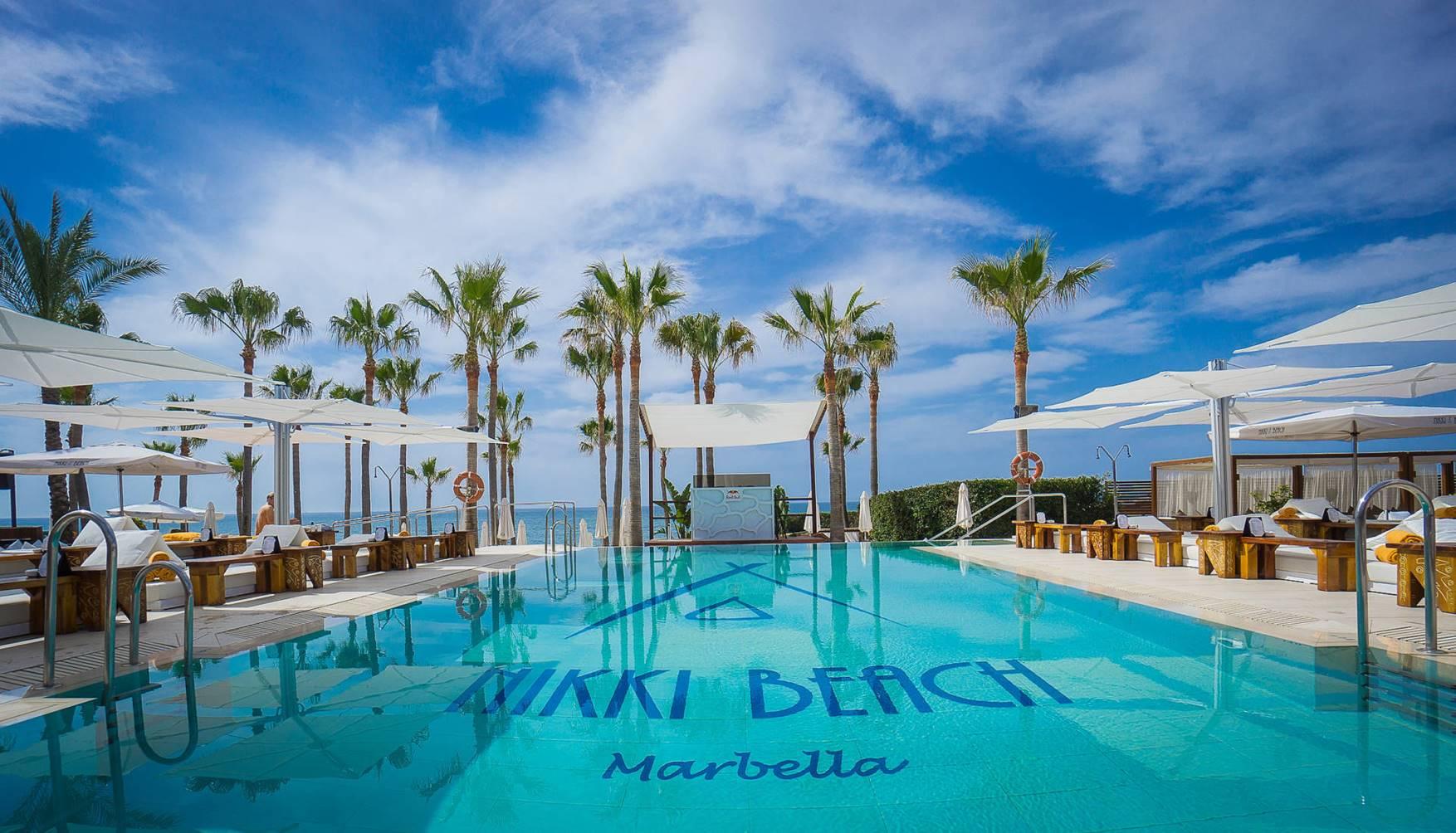 Deluxe Don Carlos Villa